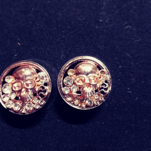 Diamond Skull Gauges - Picture 2 of 5